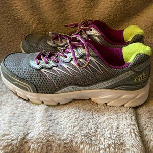 Size 7 Fila Women's Sneakers